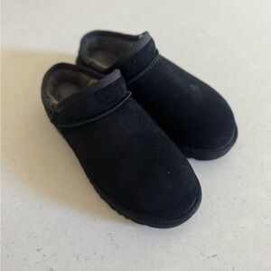 UGG women’s black suede lined slippers slip on booties boots shoes size 7